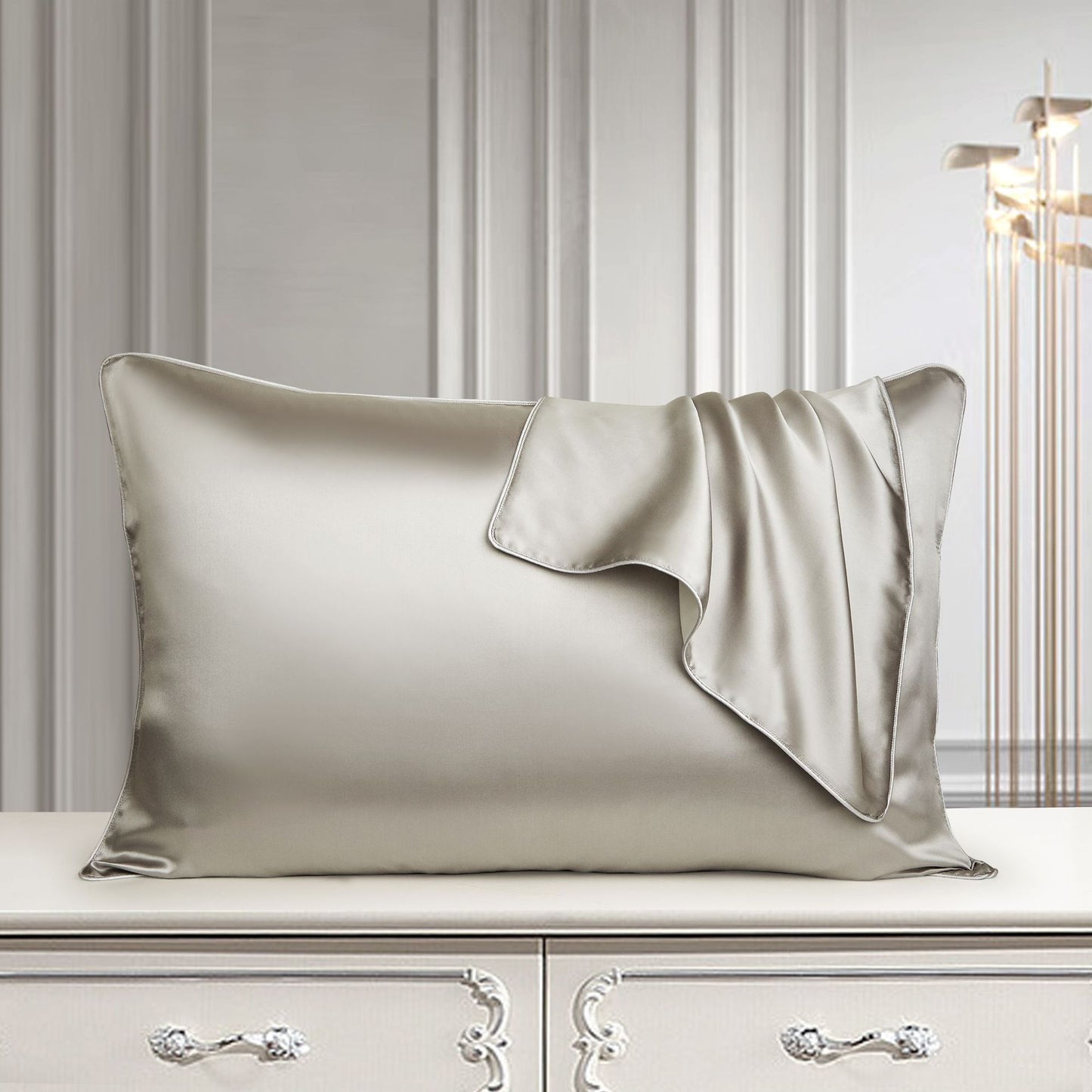 SILK CLOUD™ – 100% Mulberry Silk Pillowcase for Skin, Hair & Beauty Sleep